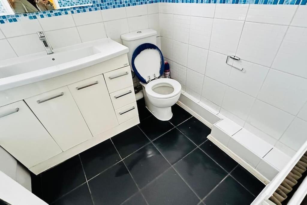 3 Bed House East London Home Εξωτερικό φωτογραφία