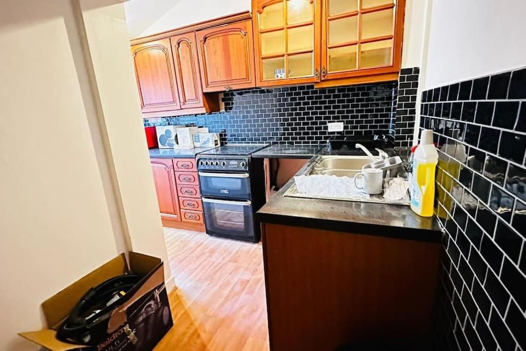 3 Bed House East London Home Εξωτερικό φωτογραφία